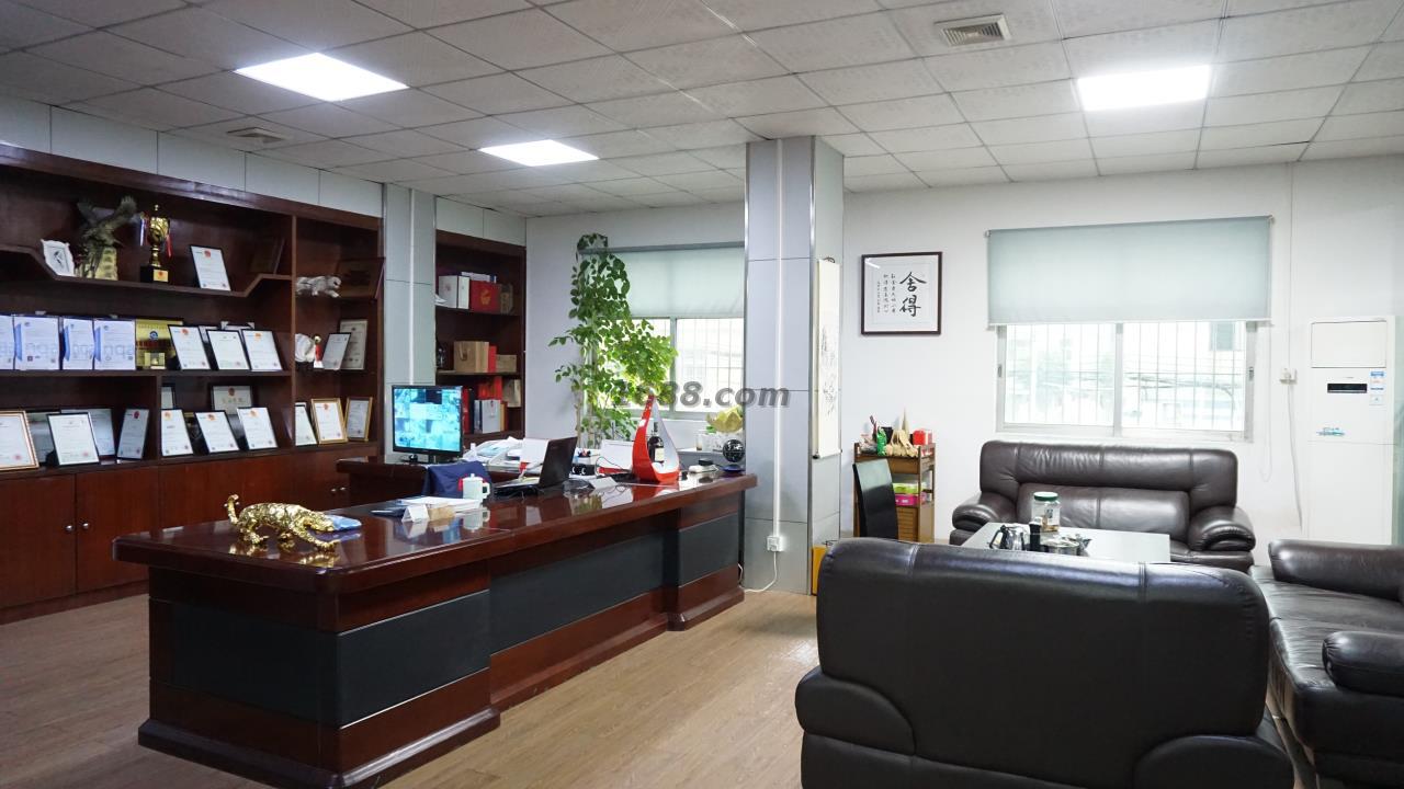 �������k����